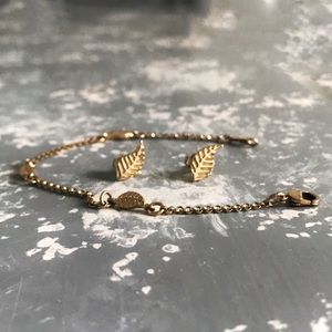 ‼️PRICE DROP‼️ Gold Leaf Earrings and Bracelet